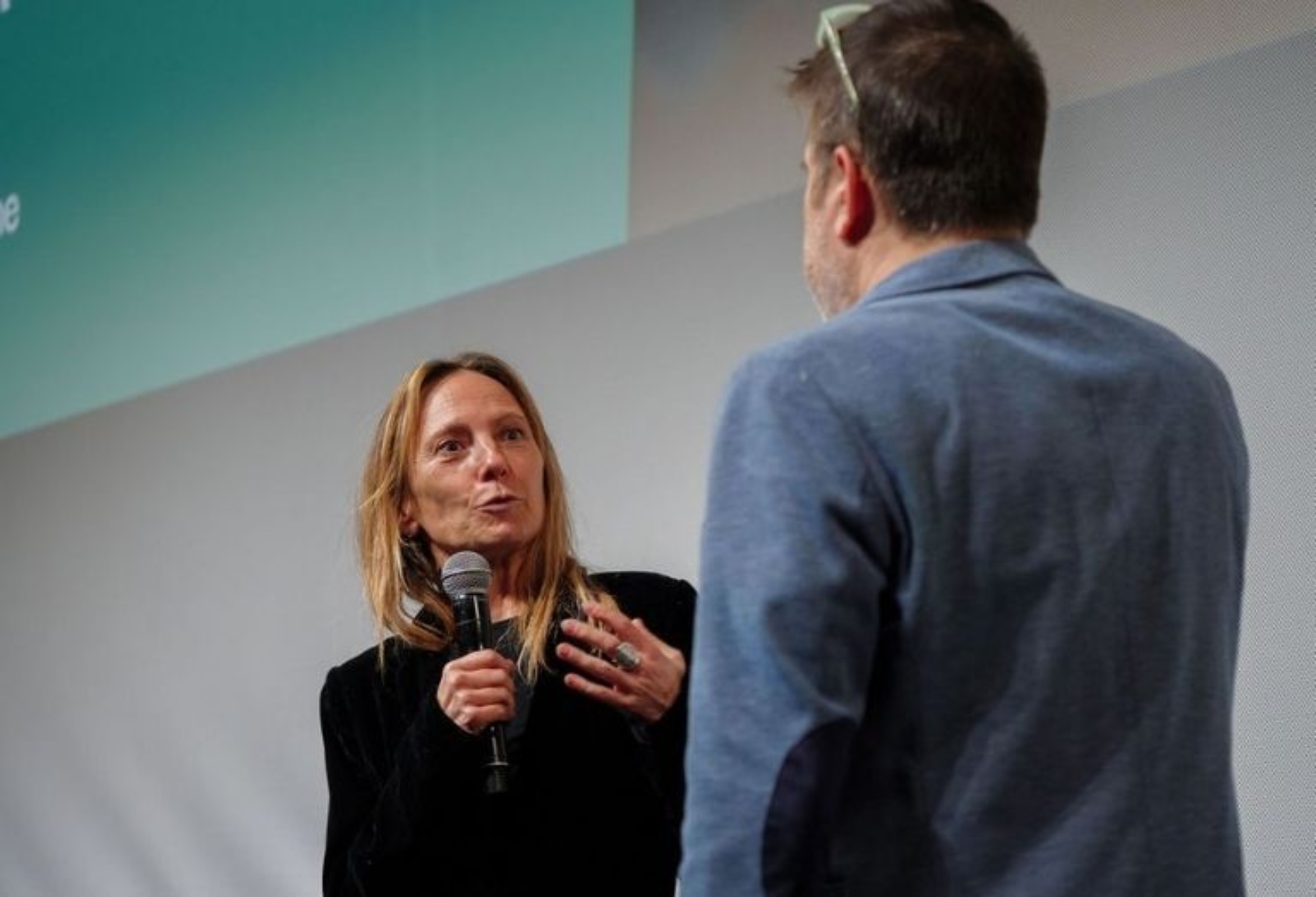 15 PREMIÈRE JOUER AVEC LE FEU 3