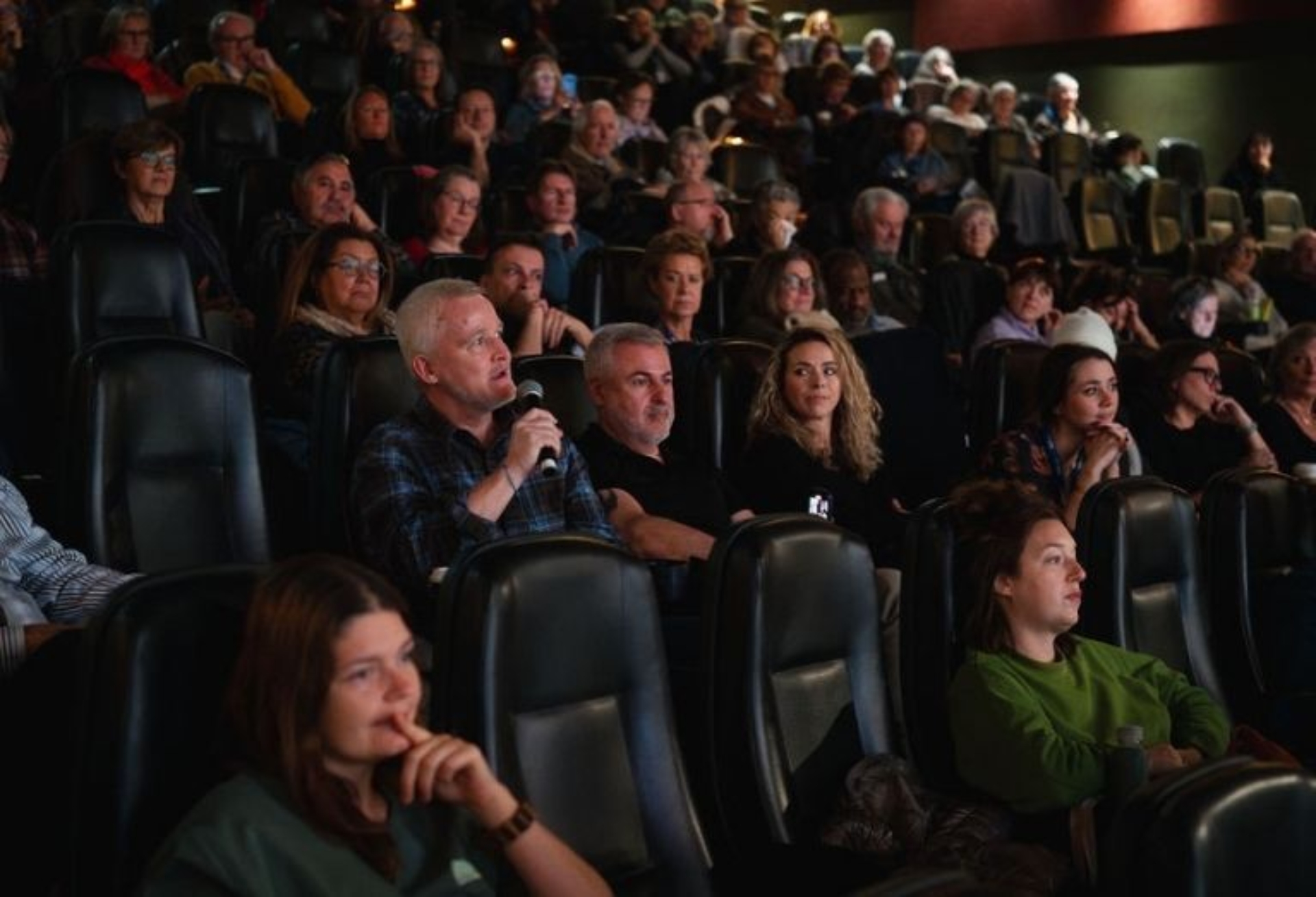16 PREMIÈRE LES BARBARES 4
